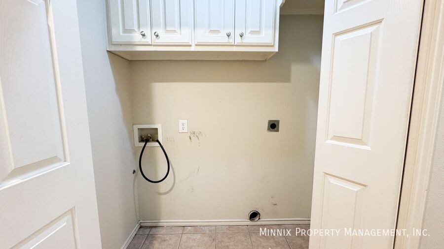 Building Photo - 3114 110th St