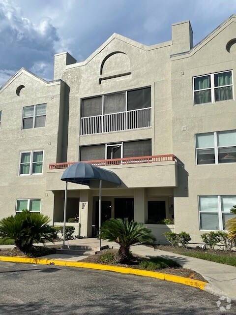 Building Photo - 2323 Feather Sound Dr