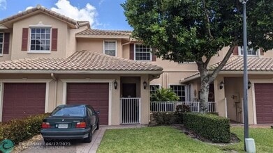 Building Photo - 3409 Lakeside Dr