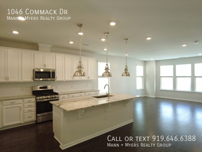 Building Photo - 1046 Commack Dr