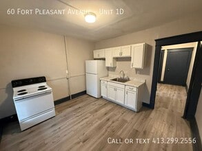 Building Photo - 60 Fort Pleasant Ave