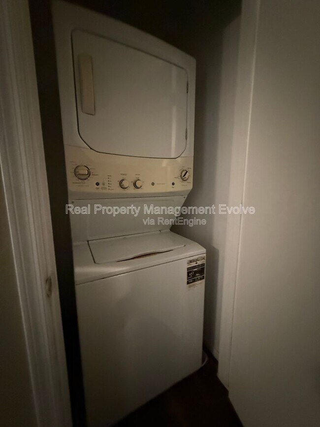 Building Photo - 5021 N 18th Ave