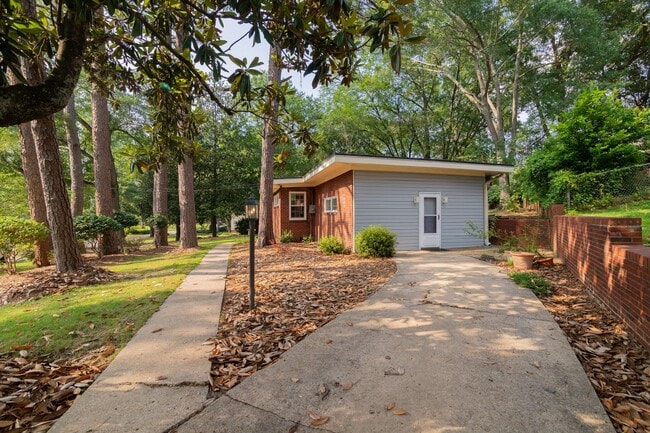 Building Photo - Furnished Midtown 4 Bedroom/2 Bath Home, C...
