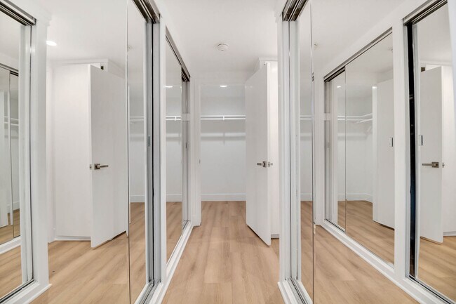 WALK IN CLOSET - 16047 Meadowcrest Rd