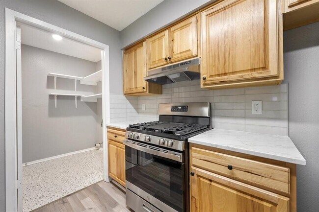 Building Photo - 6805 Blue Dawn Trail
