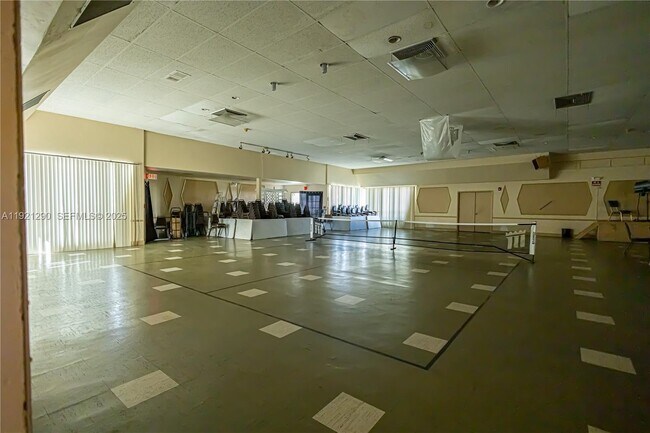 Building Photo - 16790 NE 14th Ave