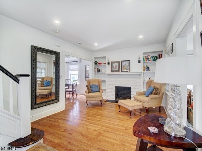 Building Photo - 415 Orange Rd