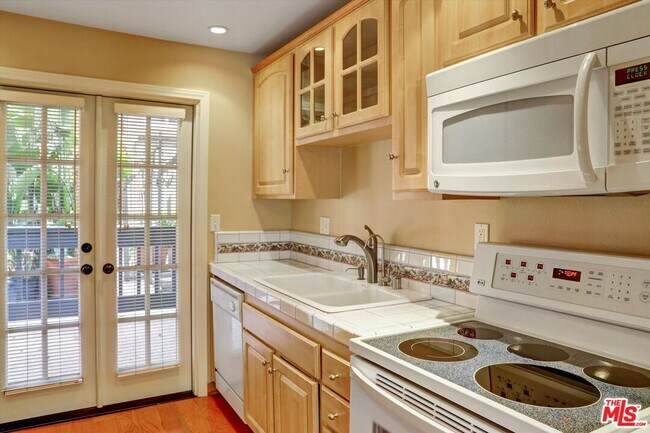 Building Photo - 4845 Maytime Ln