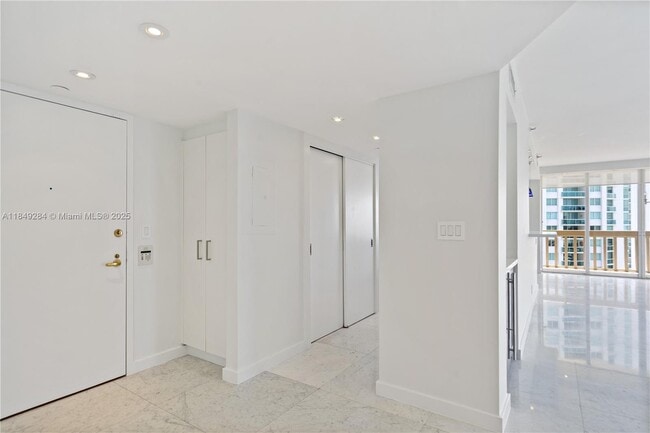 Building Photo - 19355 Turnberry Way