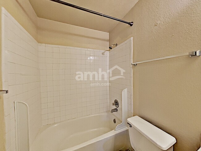 Building Photo - 4974 Bending Elms