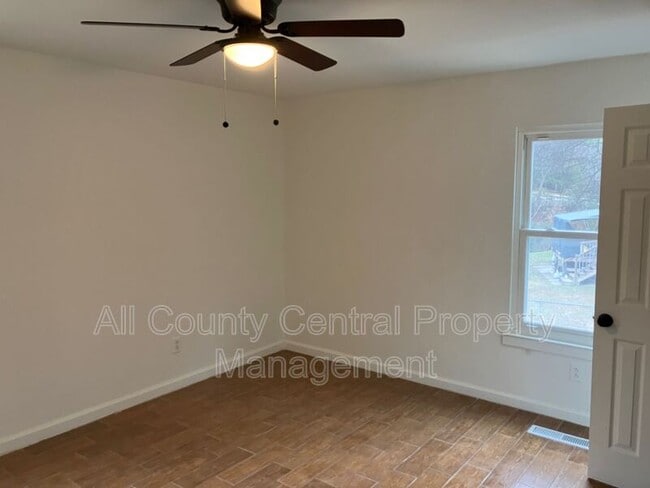 Building Photo - 1424 7th St NW