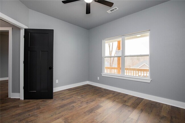 Building Photo - 47 Overton Dr