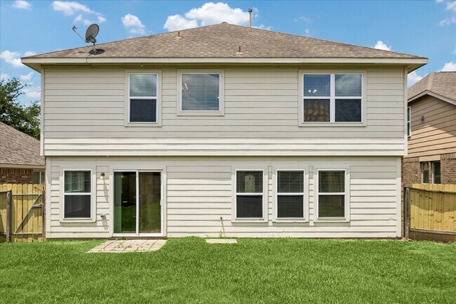 Building Photo - 10108 Hidden Creek Falls Ln
