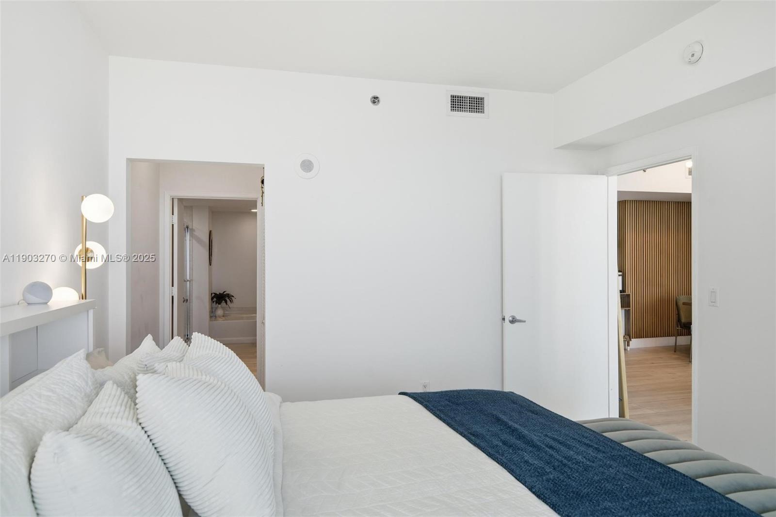 Building Photo - 951 Brickell Ave