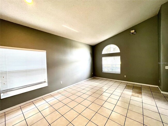 Building Photo - 16708 Glenbrook Blvd