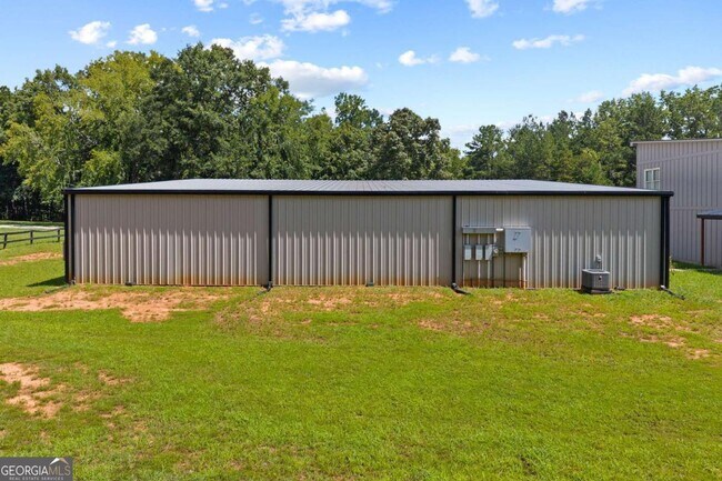 Building Photo - 221 Columbus Dr