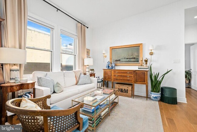 Building Photo - 317 3rd St SE