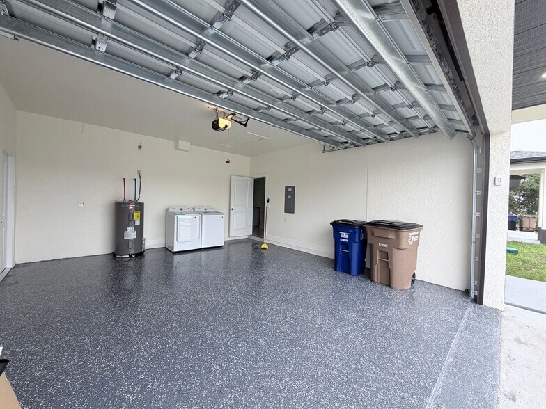 Building Photo - 4545-4547 28th St SW