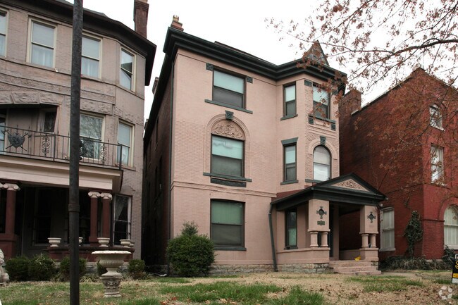 Primary Photo - 1440 S 4th St