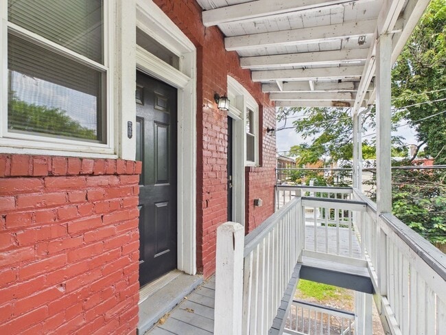 Building Photo - 411 Gilmer St