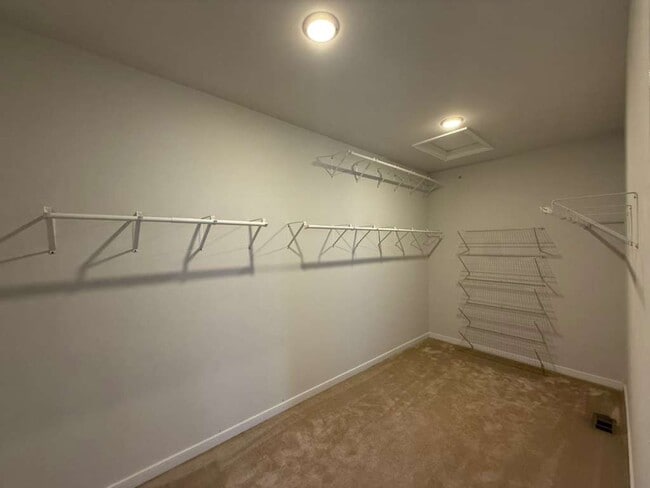 Building Photo - 5912 Whitehurst Ln