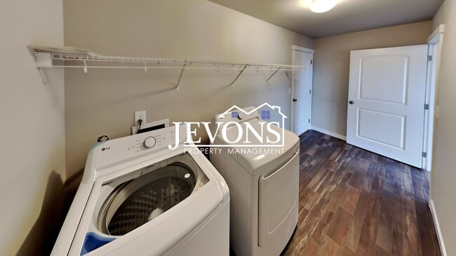 Building Photo - Enchanting 2020-built single-family home in Yakima