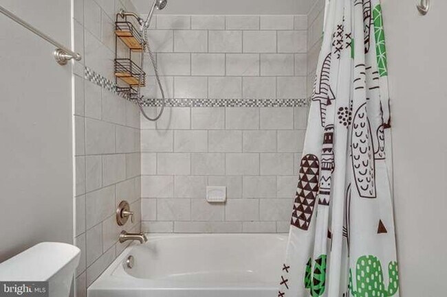 Building Photo - 3757 Hunting Creek Rd