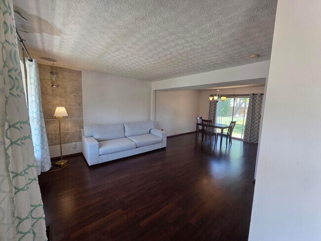 Building Photo - 7006 Finchley Dr