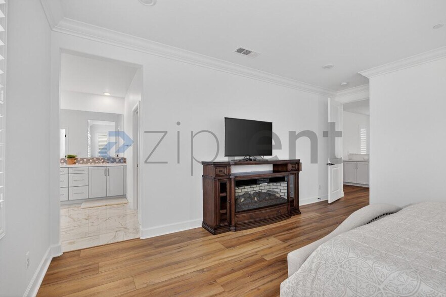 Building Photo - 12622 Stella Ln