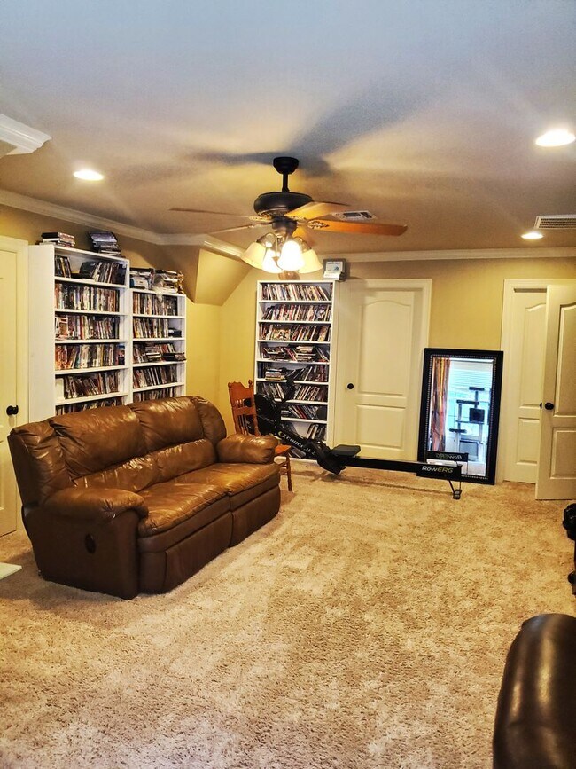 Building Photo - 416 Dogwood S Ln