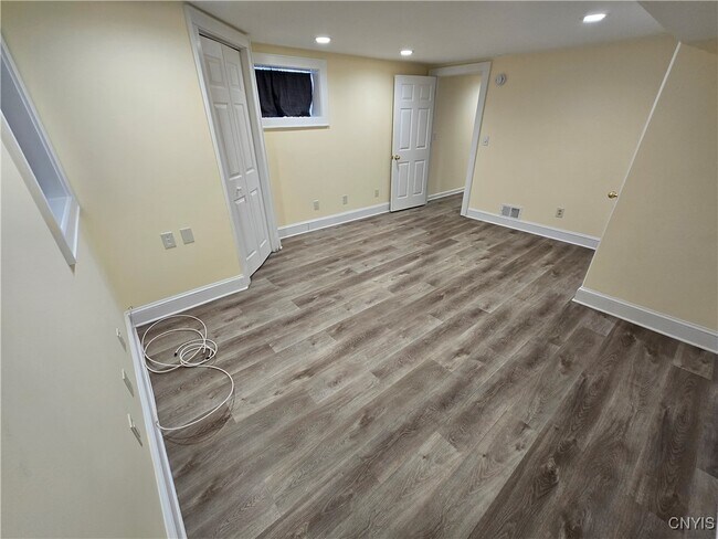 Building Photo - 205 Elmbrook Dr