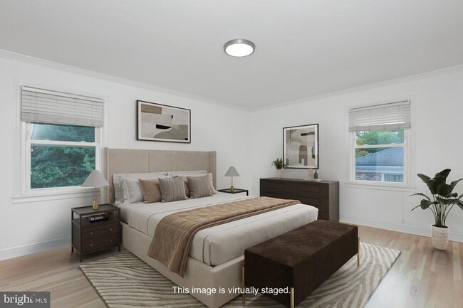 Building Photo - 3858 N Tazewell St