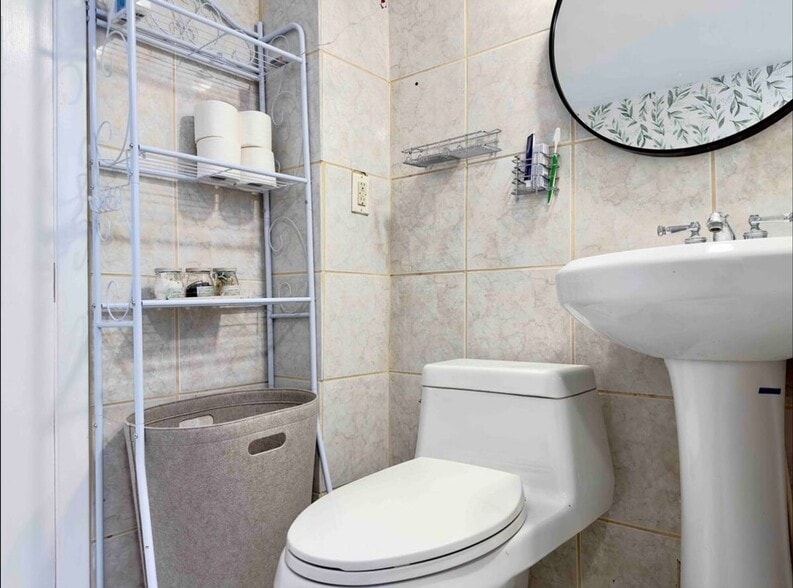 Building Photo - 1400 West Virginia Ave NE