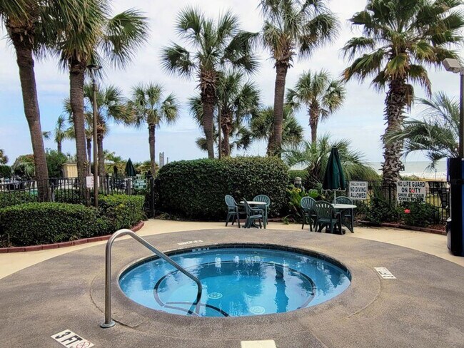 Building Photo - 2500b N Ocean Blvd