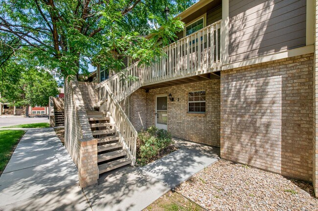 Building Photo - Beautiful 2 Bed 2 Bath Townhouse in Otero Ridge