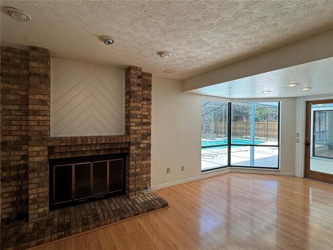 Building Photo - 3818 Hanover Hill Dr