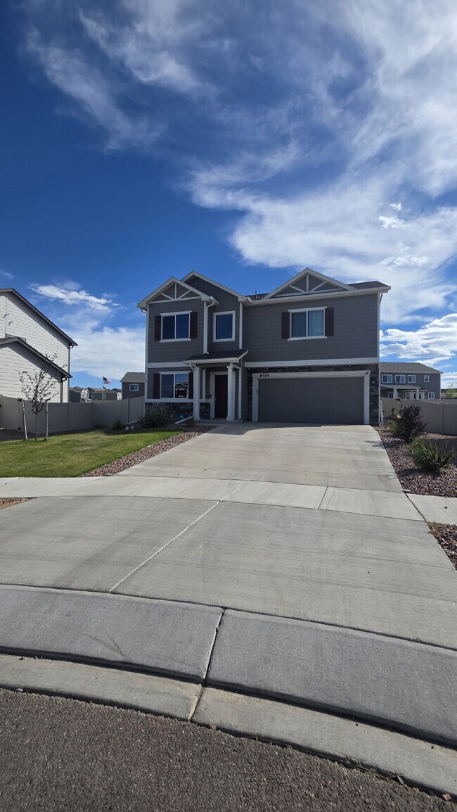 Building Photo - Beautiful 4BR 2.5 bath Home in Bradley Heights near Military bases