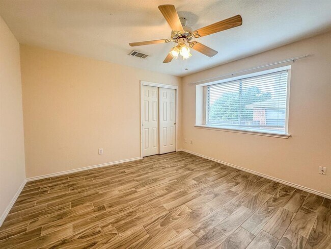Building Photo - 1101 Whitley Dr