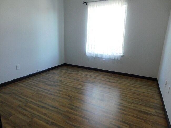 Building Photo - Beautiful Home in Clifton