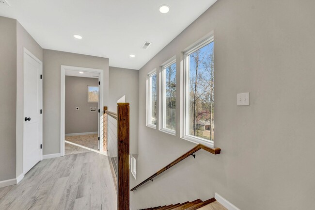 Building Photo - Charming 4 Bedroom Haven in Laurens