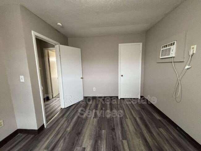 Building Photo - 430 Bellbrook Ave