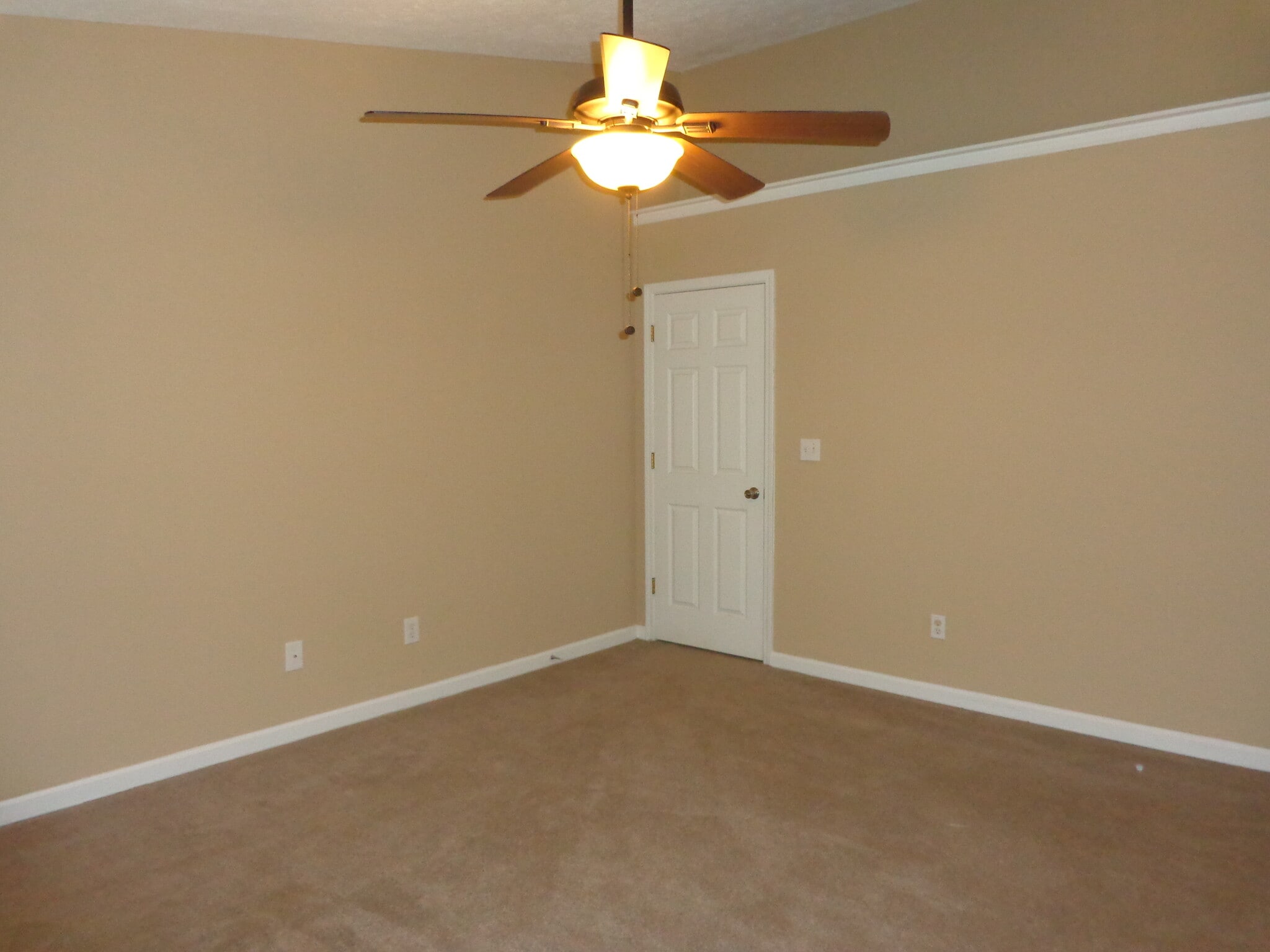 Building Photo - 3730 Sugarbrook Dr