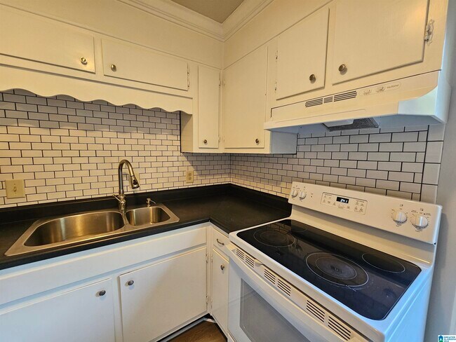 Building Photo - 3405 Sandner Ct