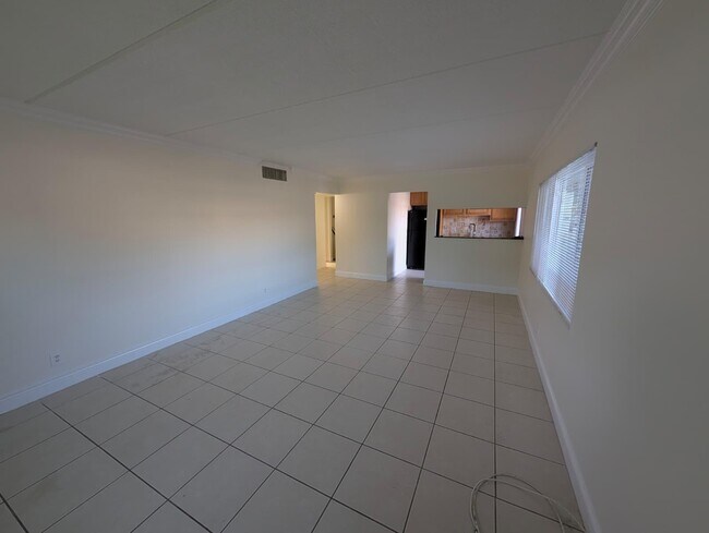 Building Photo - 817 Lighthouse Dr