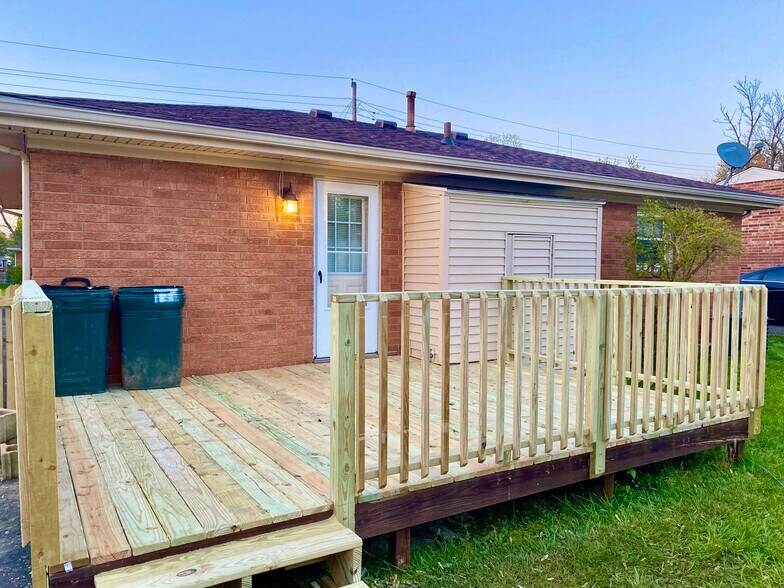 Building Photo - 6300 Hackberry Way