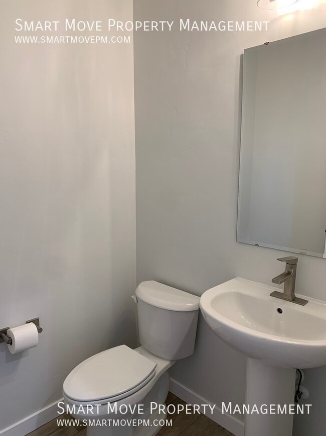 Building Photo - 3553 W Newland St