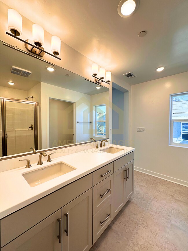 Building Photo - 1724 River Vista Way