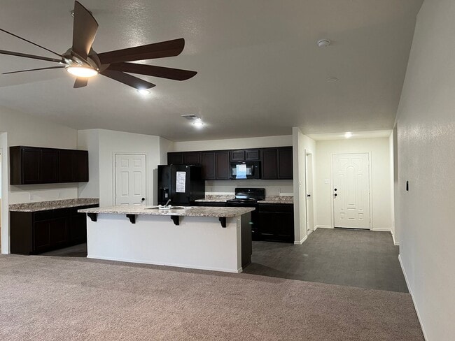 Building Photo - 5 BEDROOM HOME!