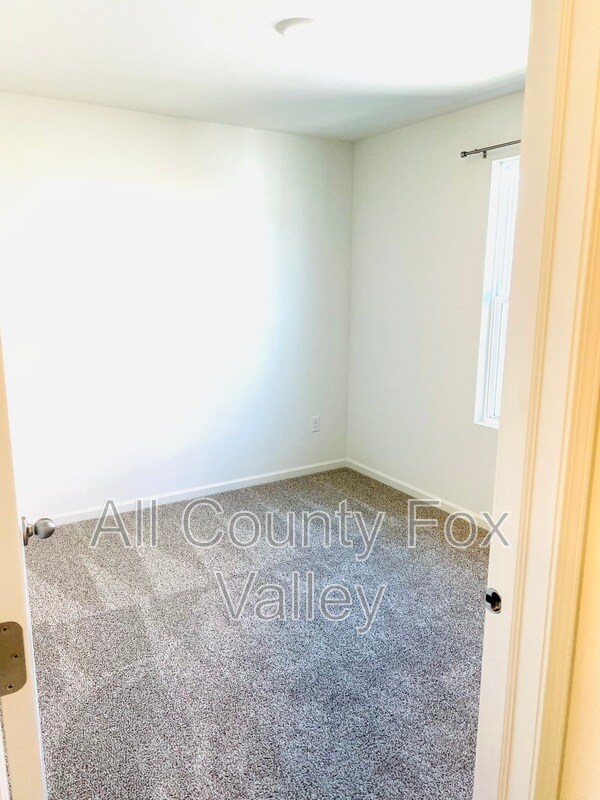 Building Photo - 1480 Yosemite Wy