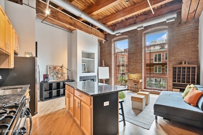 Building Photo - 360 W Illinois St